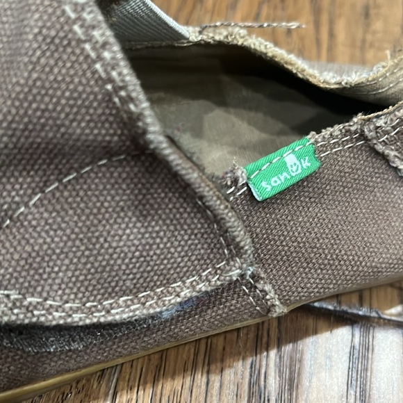 Sanuk shoes size 4 - Picture 3 of 3
